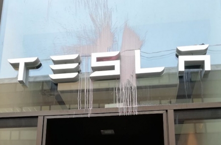 Aktion gegen Tesla in Berlin