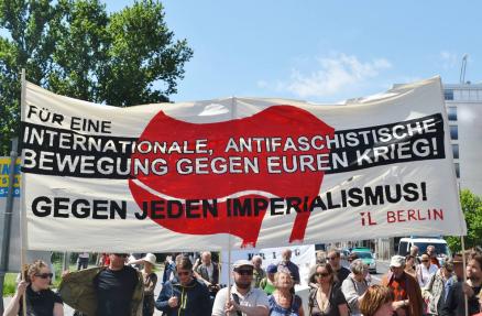 31.05.14: Demo "Ukraine: Stoppt Eskalation und drohenden Krieg!" 31.05.14: Demo "Ukraine: Stoppt Eskalation und drohenden Krieg!"