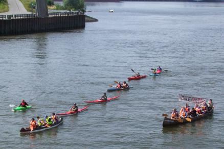 Paddeln gegen Moorburg auf der Elbe